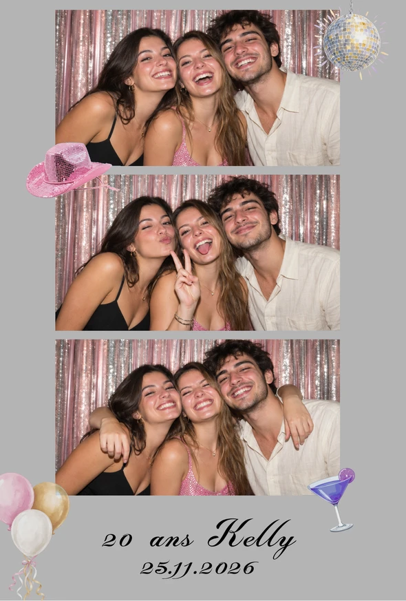 Tirage d’anniversaire avec un groupe de jeunes adultes au photobooth, une boule disco et des décors roses.